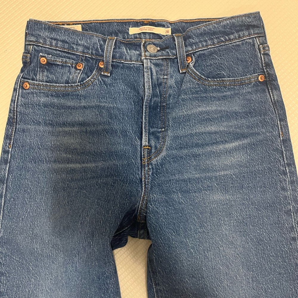 Levi Wedgie Straight Fit Women's Jeans NWOT